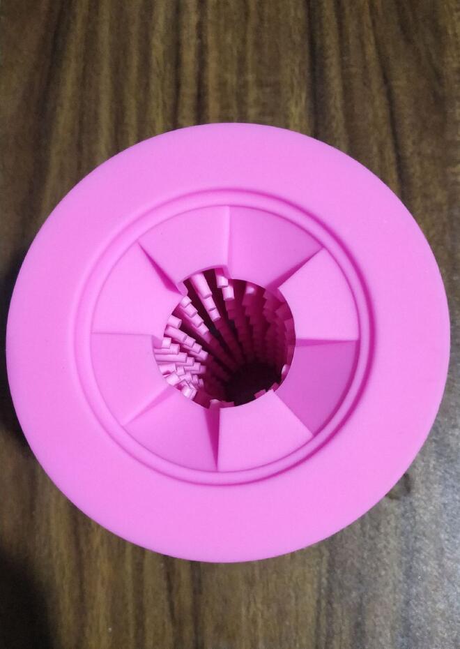 Portable Dog Paw Cleaner – Gentle Wash for Muddy Paws